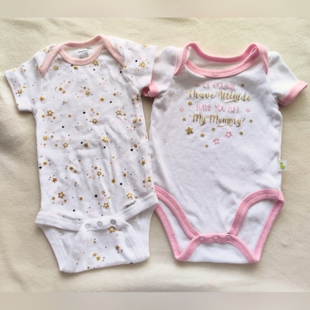 2 Bodysuits Short Sleeved Glittery Stars Size 3-6 Months Attitude